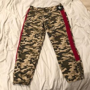 *NWT* Joe’s Jeans Side-Stripe Camo Pants